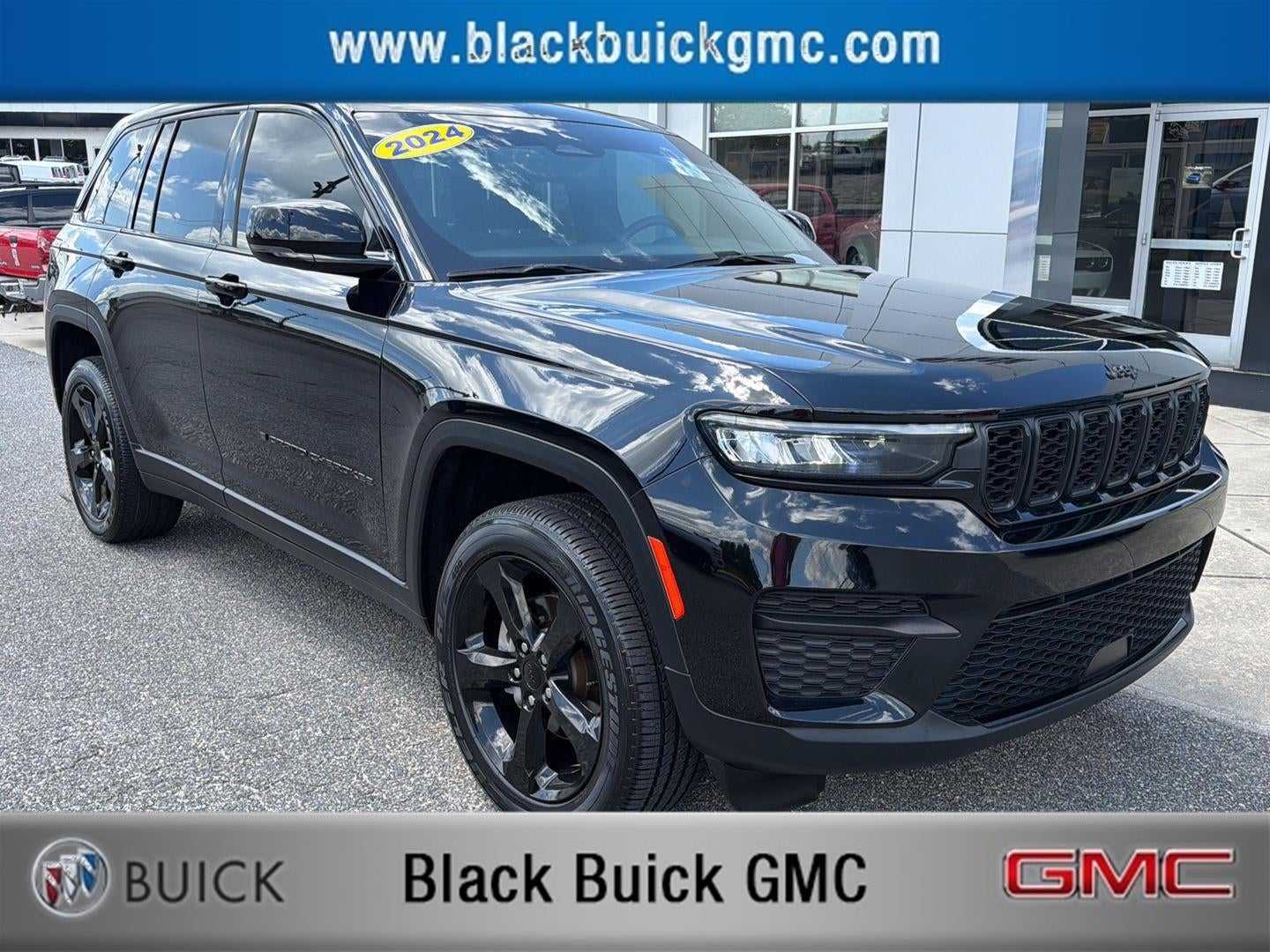 2024 Jeep Grand Cherokee Altitude X in Other — front three-quarter view