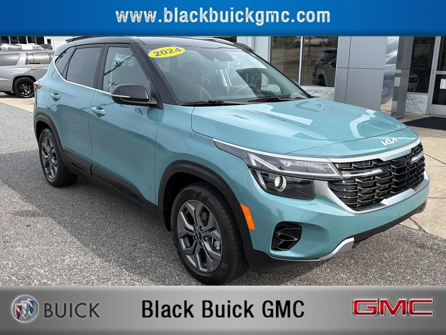 2024 Kia Seltos S in Pluton Blue — front three-quarter view
